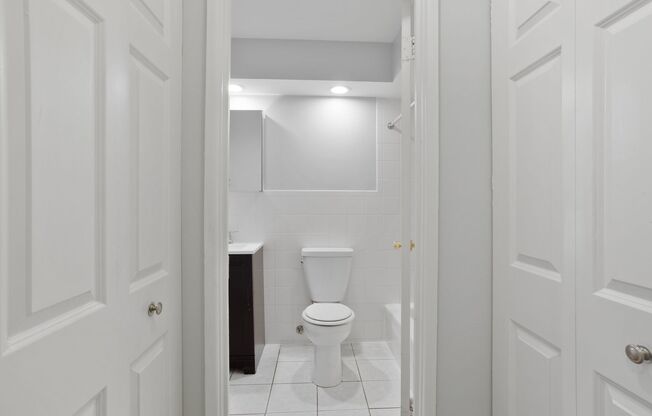 Studio, 1 bath, 298 sqft, $1,475, Unit 542