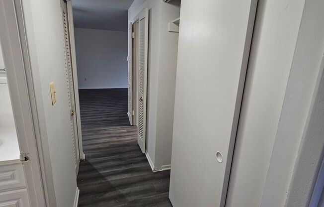 2 beds, 1 bath, 879 sqft, $1,340, Unit 4613-C