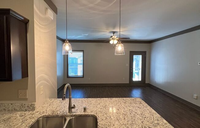 2 beds, 2 baths, 1,052 sqft, $1,045, Unit 82
