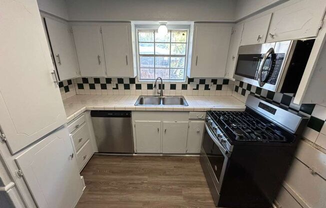4114 MAIN ST