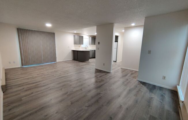 2 beds, 1 bath, 800 sqft, $1,350, Unit 902