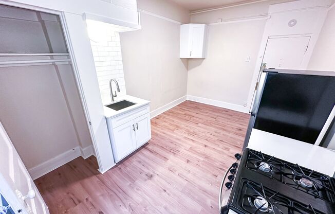 Studio, 1 bath, 180 sqft, $999