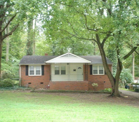 Ranch Style House with a Fenced-in Back Yard! Storage Space!