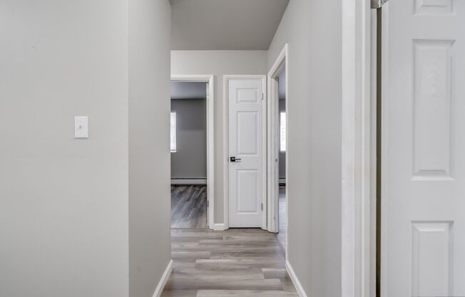 2 beds, 1 bath, 900 sqft, $1,099, Unit 433-105