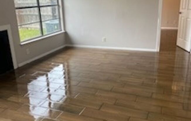 Large 3 bed 2 bath duplex