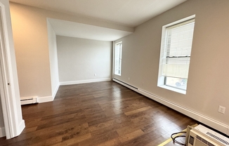 2 beds, 1 bath, $2,800, Unit 5