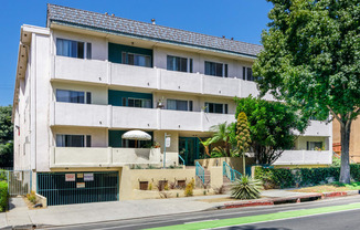 209 Montana Avenue Santa Monica, CA 90403