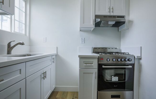 1 bed, 1 bath, 650 sqft, $1,575, Unit 305