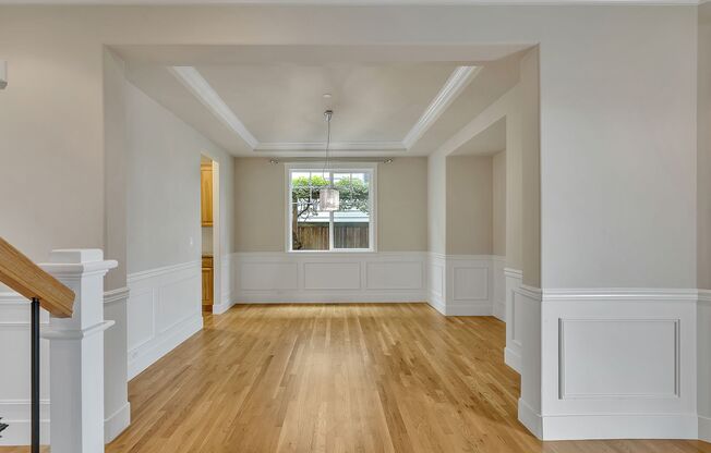 Must see in beautiful Redmond neighborhood