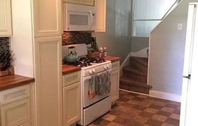 Stunning 3-Bedroom Townhouse in Manayunk! Available Mid-August!