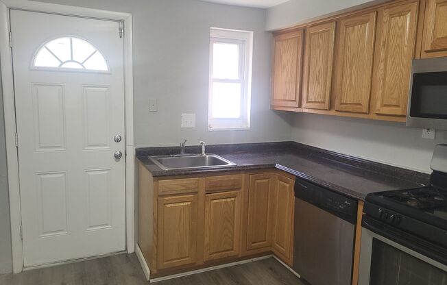 3 bedroom duplex in Penn Hills with driveway and garage!