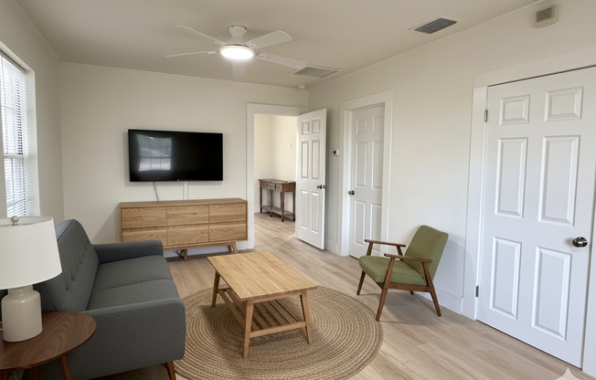 Flats at Riverside Park