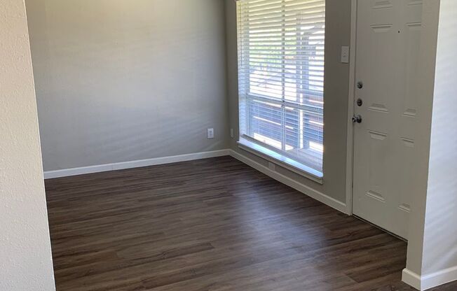 2 beds, 1 bath, 918 sqft, $1,249, Unit F219