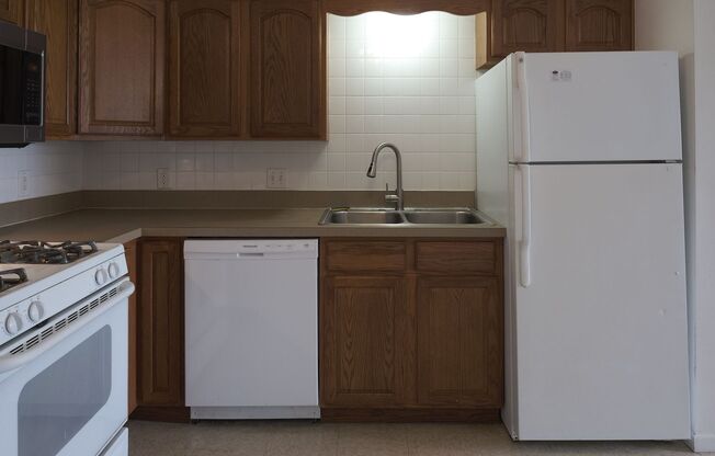2 beds, 1 bath, 768 sqft, $1,150, Unit 305