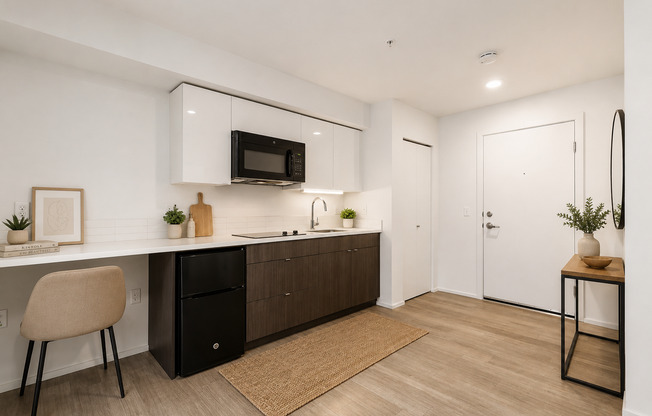 Studio, 1 bath, 283 sqft, $1,350, Unit 416