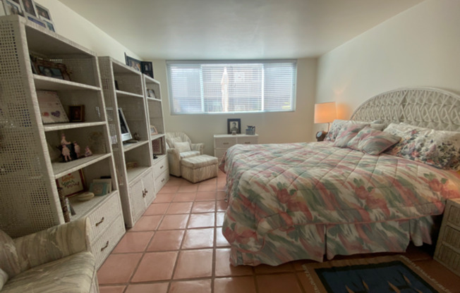 2 beds, 2 baths, $5,500, Unit #112