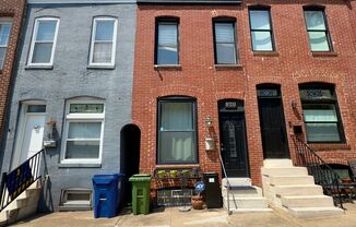 Cozy 2 Bedroom/2 Bathroom Townhome in Canton, Baltimore!