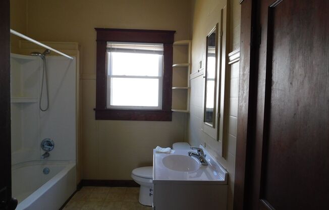 Cute 2 Bedroom 1 Bathroom House