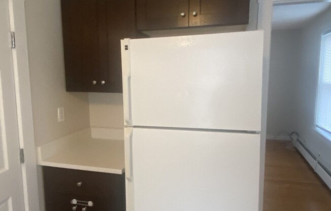 1 bed, 1 bath, $2,000, Unit 7