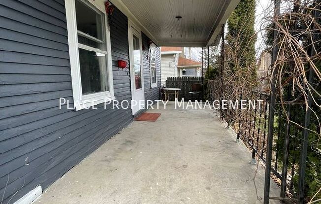 2007 OAKWOOD AVE NE
