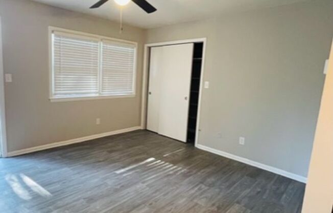 1 bed, 1 bath, 616 sqft, $878, Unit 35