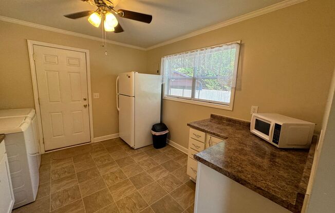 2 beds, 1 bath, $1,445