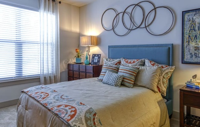 Spacious Bedrooms with Natural Light at 4700 Colonnade Apartments in Birmingham, AL
