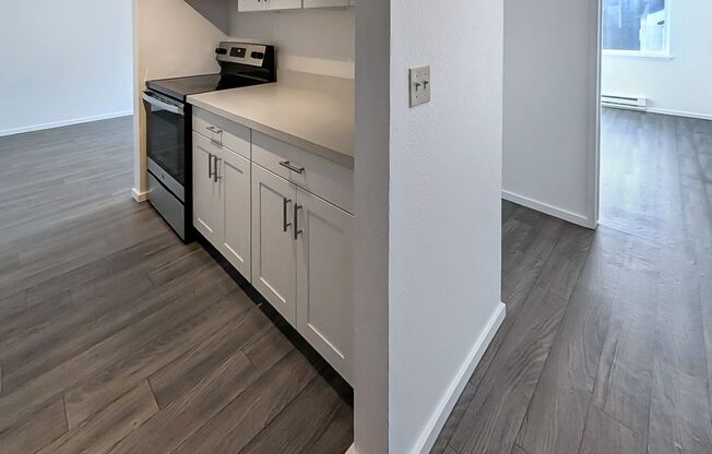 2 beds, 1 bath, 830 sqft, $1,895, Unit 406