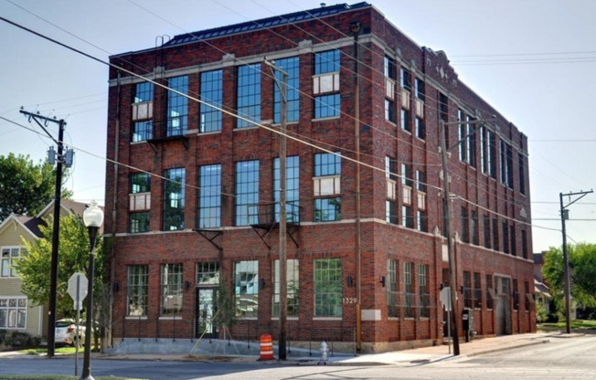 1329 College Avenue Apts
