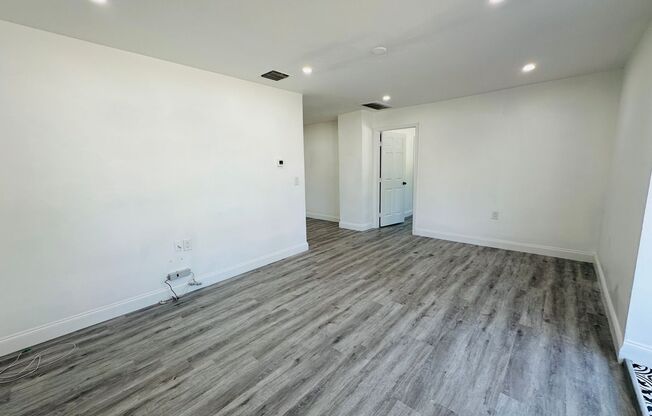 Charming 3 Bed, 2 Bath Oasis: Minutes from Clearwater Beach & Downtown Dunedin