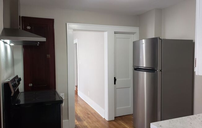 2 beds, 1 bath, $775, Unit Unit A