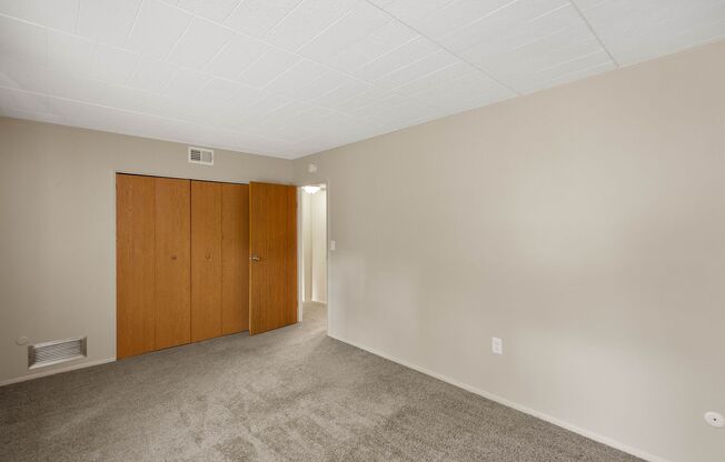 2 beds, 1 bath, 900 sqft, $1,049, Unit 108 D