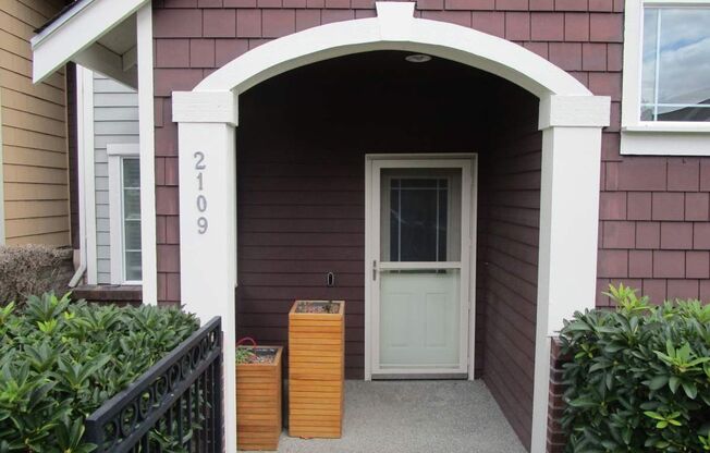 Beautiful 3 Bedroom, 2.5 Bathroom Townhome in Tacoma