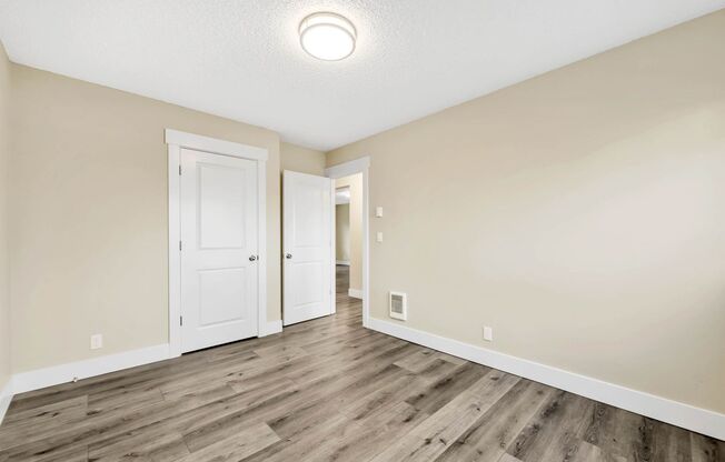 2 beds, 1 bath, 880 sqft, $1,395, Unit #1