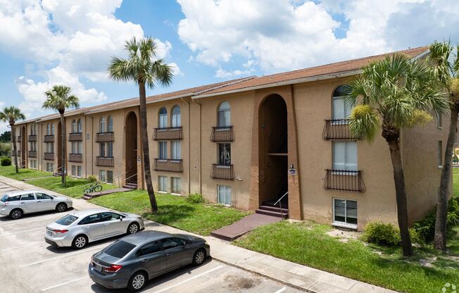 1 bed, 1 bath, 839 sqft, $1,300, Unit G5619A (1X1L)