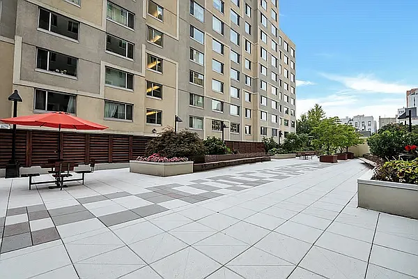 2 beds, 2 baths, $4,500, Unit B205