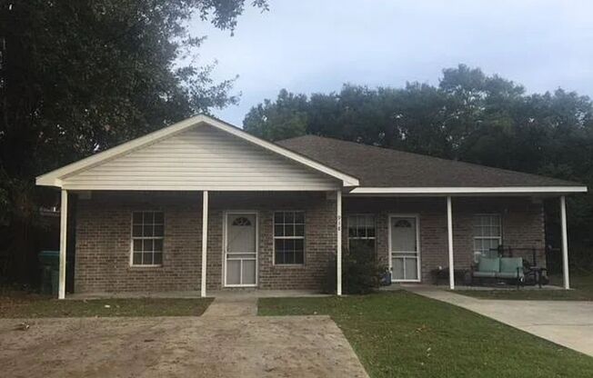 Charming 3-Bedroom, 2-Bathroom Duplex in Gulfport, MS