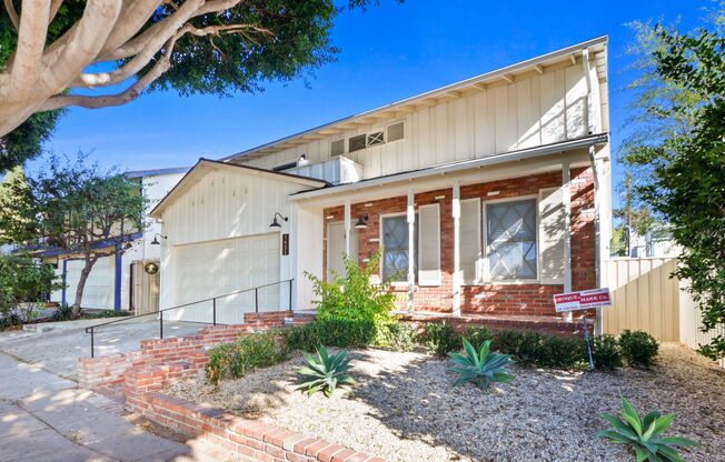 1451 Franklin St in Santa Monica!  Steps to SM Blvd and near the Water Garden.