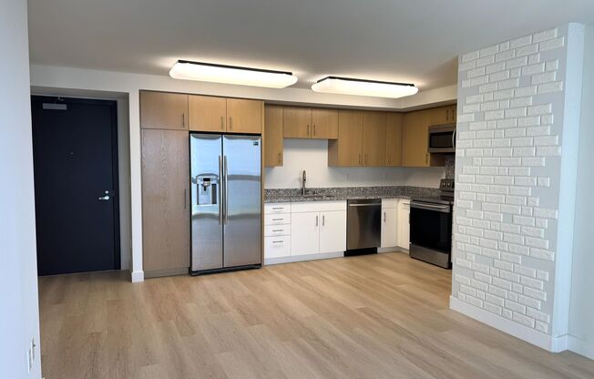 Ke Kilohana - Renovated High Floor 3 Bedroom 2 Bath 2 Parking in Ward Village