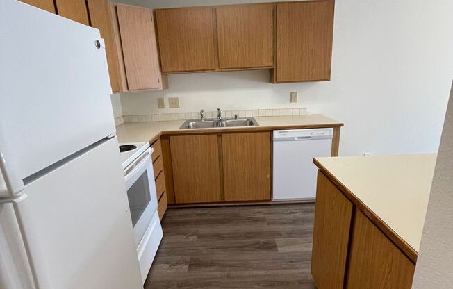 2 beds, 1.5 baths, 900 sqft, $1,550, Unit B105