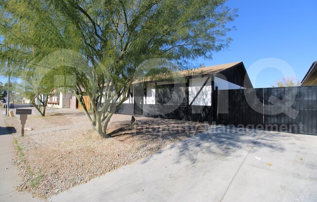 5334 W MAUNA LOA LN