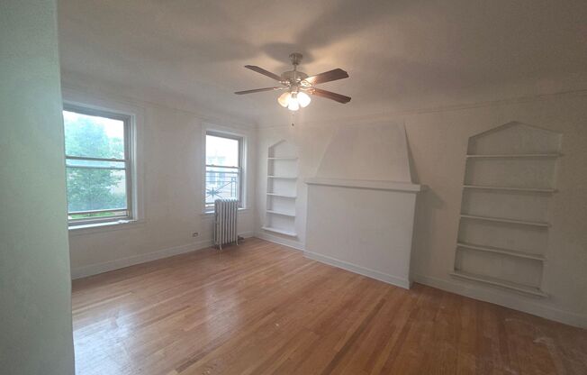 2232-48 W. Farwell / 6907-11 N. Oakley