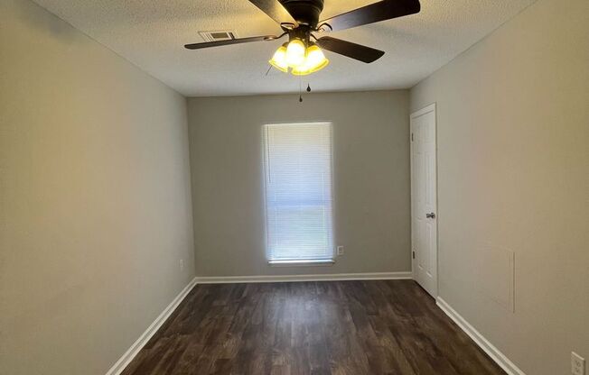 2 beds, 1 bath, $1,025