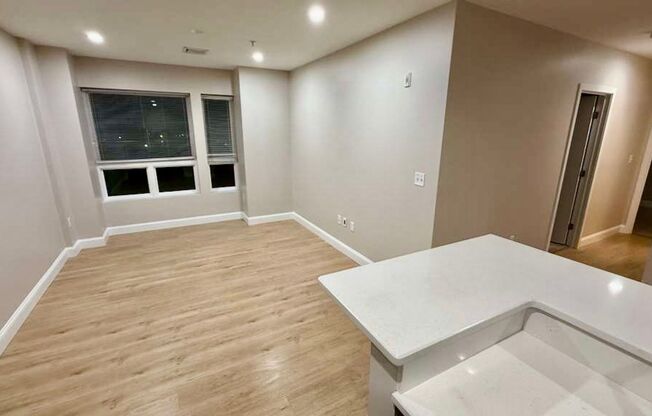 2 beds, 2 baths, 876 sqft, $2,425, Unit 514