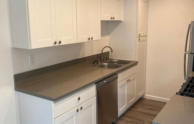 1 bed, 1 bath, 675 sqft, $1,895, Unit 4