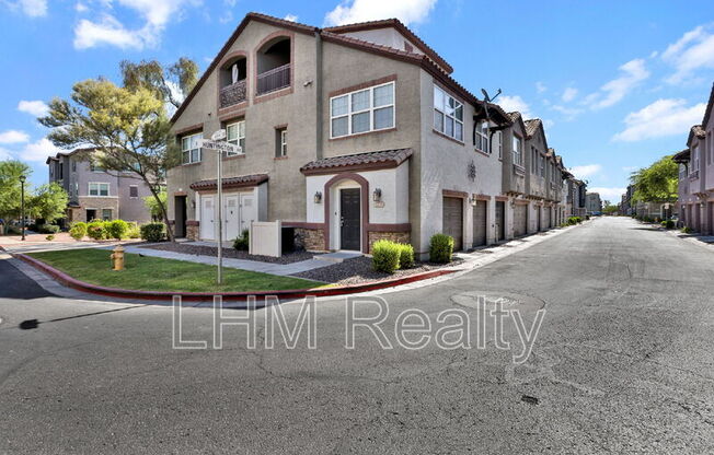 2210 E HUNTINGTON DR