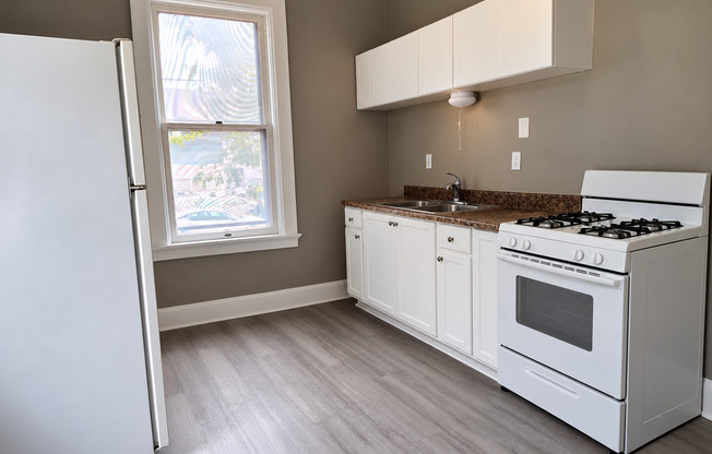 2500 W Fond Du Lac Ave