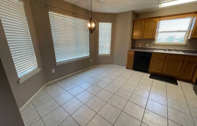 3 beds, 2 baths, $1,475