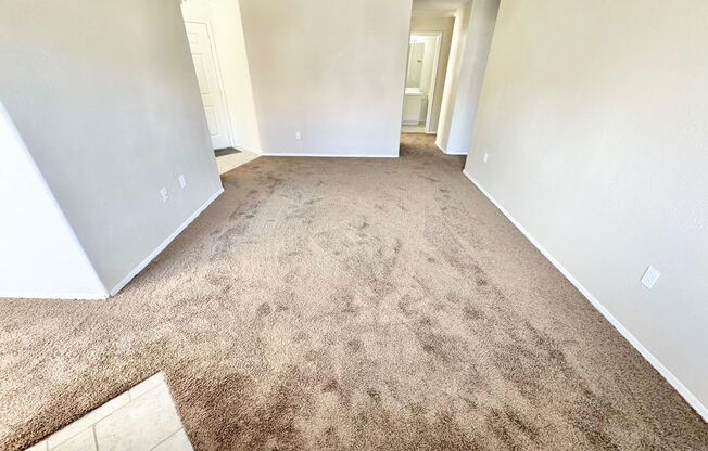 **BEAUTIFUL 3 BEDROOM, 2 BATHROOM DOWNSTAIRS UNIT LOCATED IN A GATED COMMUNITY!
