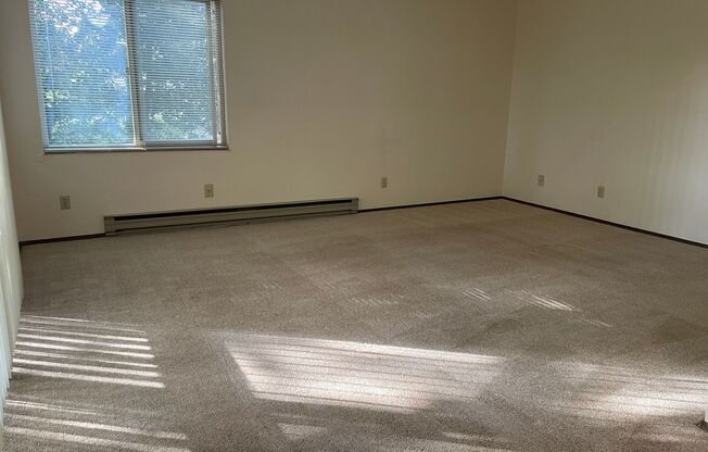 2 beds, 1 bath, 950 sqft, $2,095, Unit 19